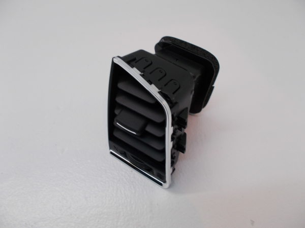 Артикул: 316390810450000 г0069810 Дефлектор УАЗ-3163 с 2016г.в панели приборов центральный правый (ОАО УАЗ).